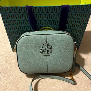 Tory Burch McGraw camera bag in Artic (blue)